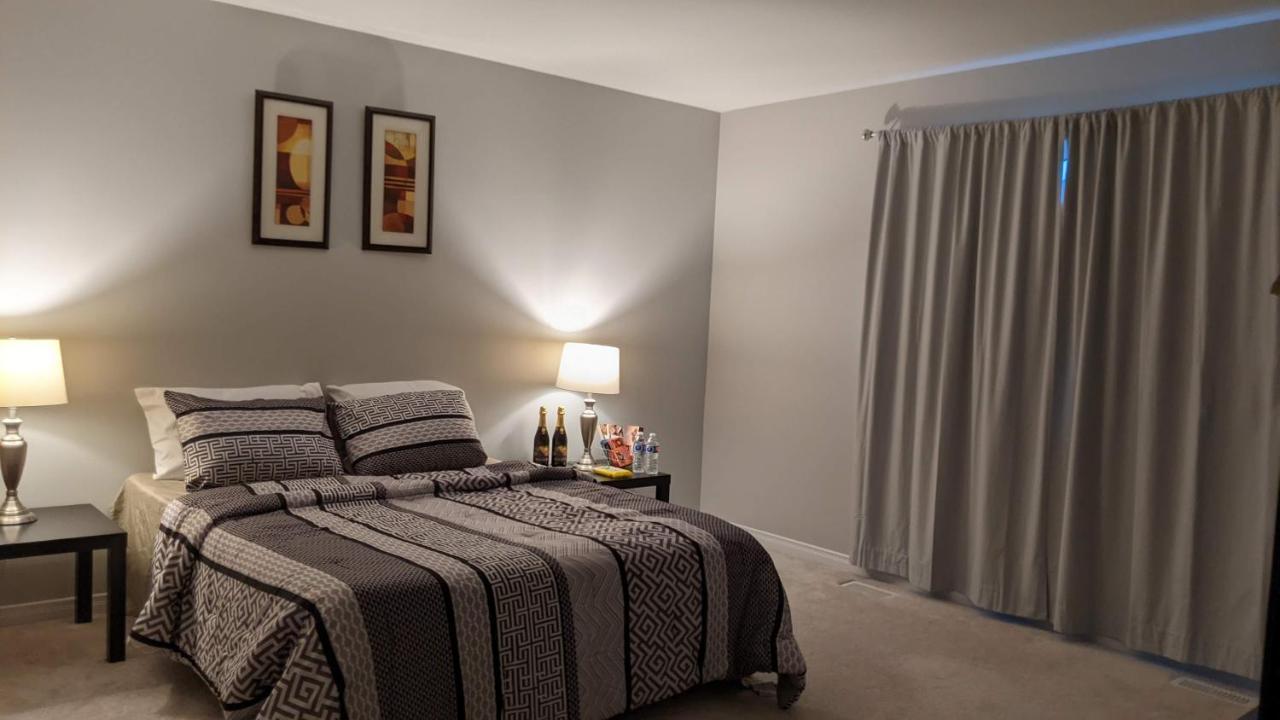 The Warm Welcome Suite Thorold Bagian luar foto