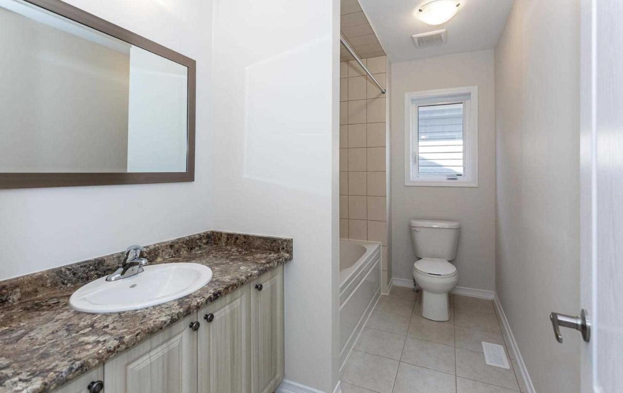 The Warm Welcome Suite Thorold Bagian luar foto