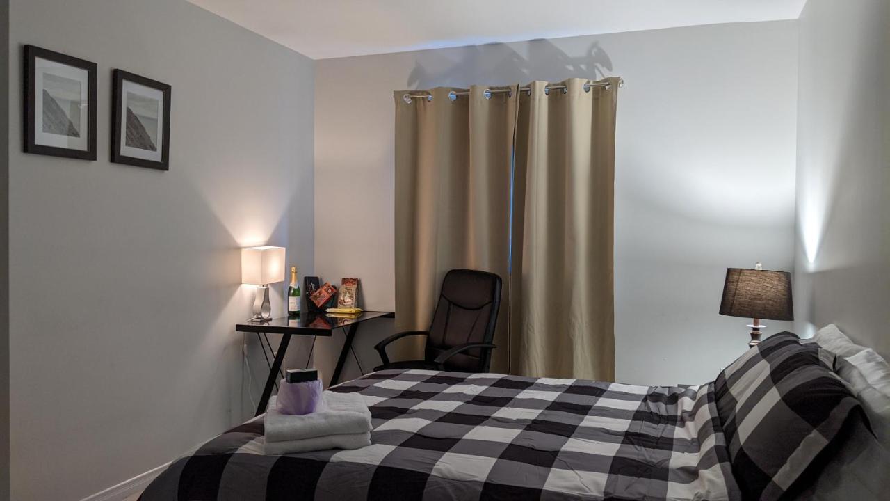 The Warm Welcome Suite Thorold Bagian luar foto