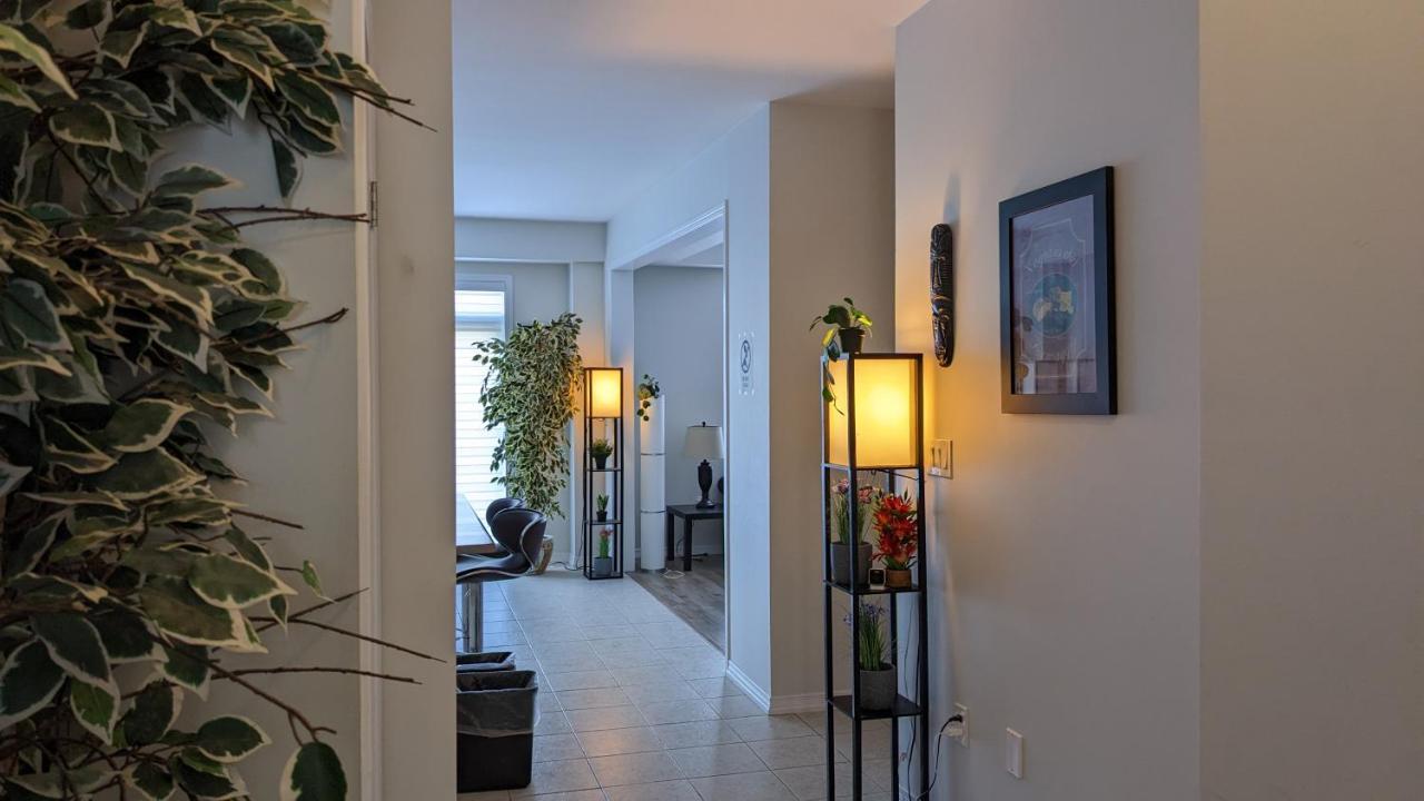 The Warm Welcome Suite Thorold Bagian luar foto