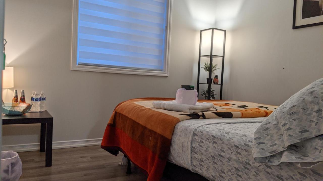 The Warm Welcome Suite Thorold Bagian luar foto