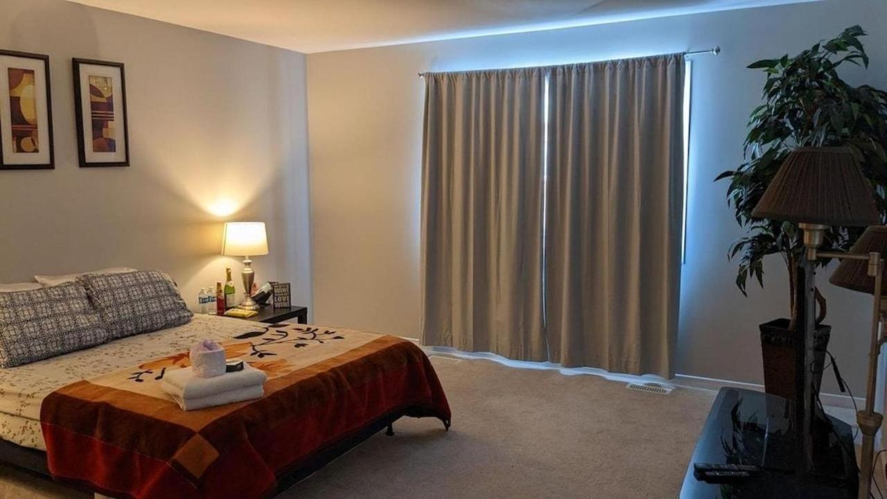 The Warm Welcome Suite Thorold Bagian luar foto